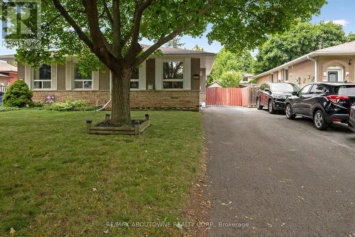 1370 Roylen Road, Oakville, ON - Outdoor