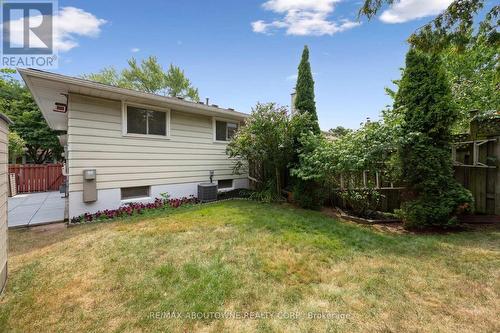 1370 Roylen Road, Oakville, ON - Outdoor