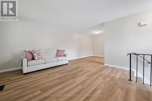 1370 Roylen Road, Oakville, ON - Indoor