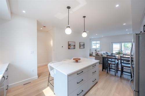 107-770 Argyle Street, Penticton, BC - Indoor