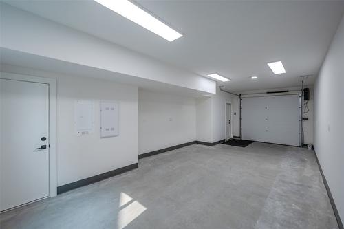 107-770 Argyle Street, Penticton, BC - Indoor Photo Showing Garage