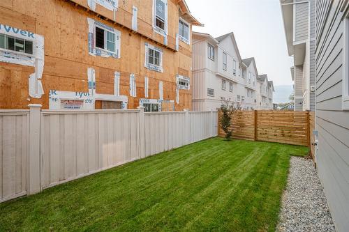 107-770 Argyle Street, Penticton, BC - Outdoor