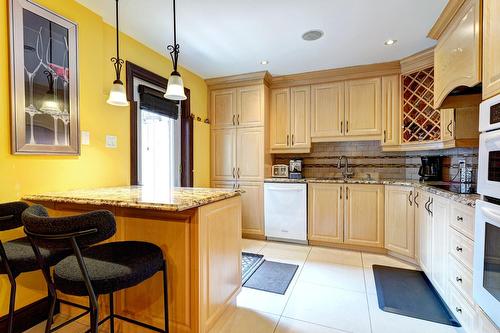 Intergénération - 6002 Rue Portelance, Laval (Auteuil), QC - Indoor Photo Showing Kitchen