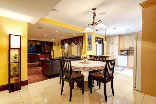 Intergénération - 6002 Rue Portelance, Laval (Auteuil), QC - Indoor Photo Showing Dining Room