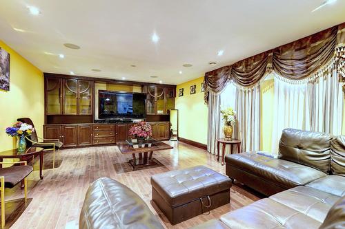 Intergénération - 6002 Rue Portelance, Laval (Auteuil), QC - Indoor Photo Showing Living Room