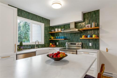21-1985 Burtch Road, Kelowna, BC - Indoor Photo Showing Dining Room