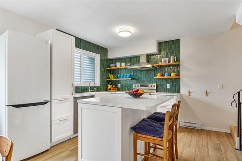 21-1985 Burtch Road, Kelowna, BC - Indoor