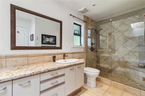 1-981 Fir Tree Glen, Saanich, BC 