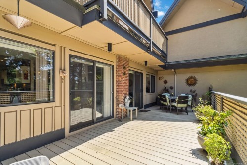 1-981 Fir Tree Glen, Saanich, BC 