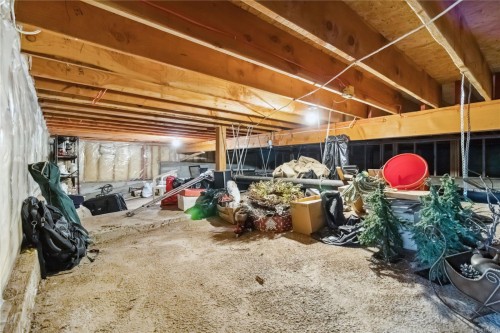 1-981 Fir Tree Glen, Saanich, BC 