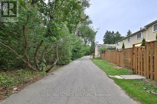 58 - 1050 Shawnmarr Road, Mississauga, ON - Outdoor