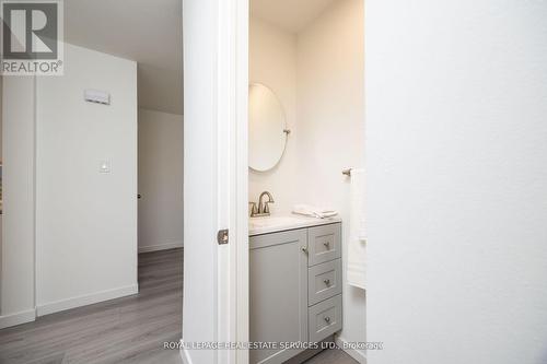 198 Romfield Circuit, Markham, ON - Indoor Photo Showing Bathroom