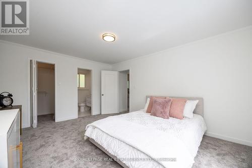 198 Romfield Circuit, Markham, ON - Indoor Photo Showing Bedroom