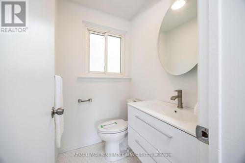 198 Romfield Circuit, Markham, ON - Indoor Photo Showing Bathroom