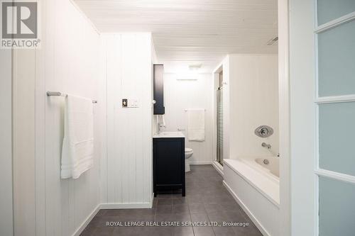 198 Romfield Circuit, Markham, ON - Indoor Photo Showing Bathroom
