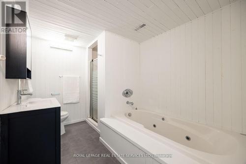 198 Romfield Circuit, Markham, ON - Indoor Photo Showing Bathroom