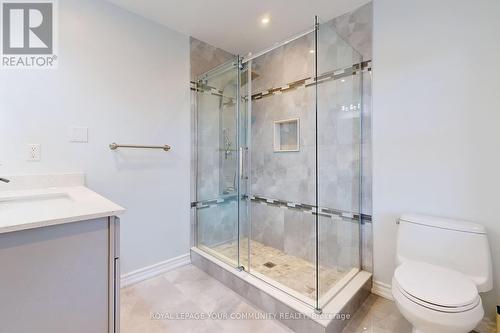 128 Selwyn Road, Richmond Hill, ON - Indoor Photo Showing Bathroom