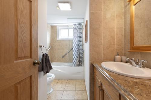 Bathroom - 920 56E Avenue, Montréal (Lachine), QC - Indoor Photo Showing Bathroom