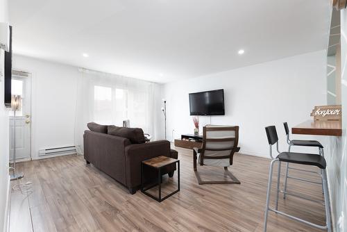 Living room - 920 56E Avenue, Montréal (Lachine), QC - Indoor Photo Showing Living Room