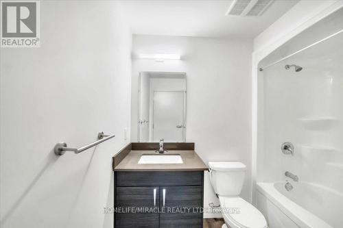 205 - 269 Sunview Street, Waterloo, ON - Indoor Photo Showing Bathroom
