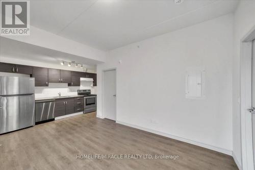 205 - 269 Sunview Street, Waterloo, ON - Indoor Photo Showing Kitchen