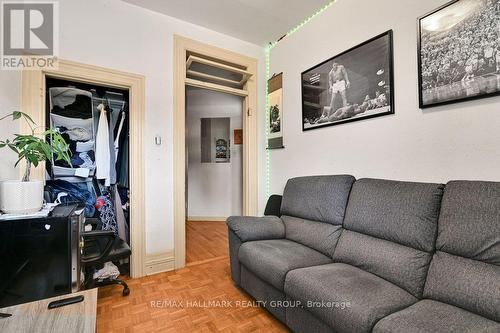 255 Fifth Avenue, Ottawa, ON - Indoor Photo Showing Living Room