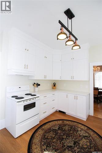 671 2Nd Street E, Shaunavon, SK - Indoor Photo Showing Kitchen