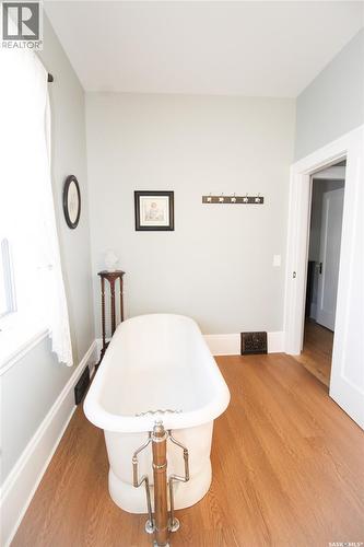 671 2Nd Street E, Shaunavon, SK - Indoor