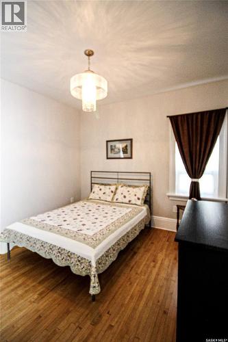 671 2Nd Street E, Shaunavon, SK - Indoor Photo Showing Bedroom