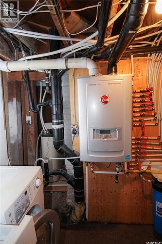 671 2Nd Street E, Shaunavon, SK - Indoor Photo Showing Basement