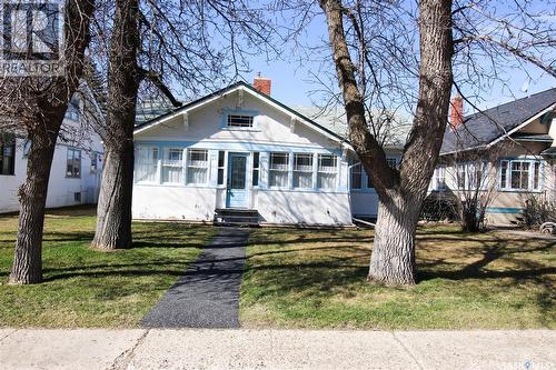 671 2Nd Street E, Shaunavon, SK - Outdoor