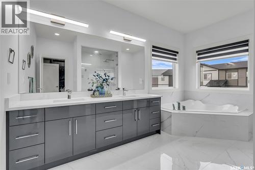 144 Forsey Avenue, Saskatoon, SK - Indoor Photo Showing Bathroom