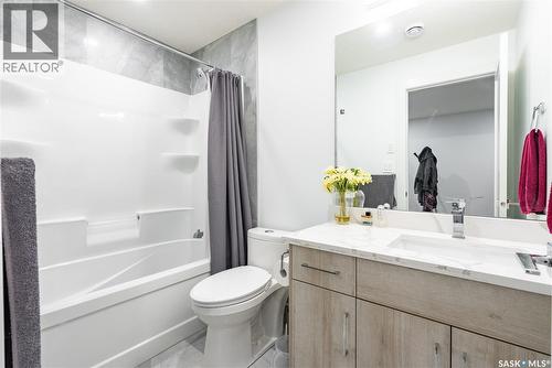 144 Forsey Avenue, Saskatoon, SK - Indoor Photo Showing Bathroom