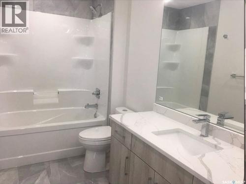 144 Forsey Avenue, Saskatoon, SK - Indoor Photo Showing Bathroom
