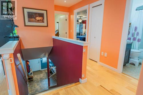 7150 Devito Drive, Trail, BC - Indoor Photo Showing Other Room