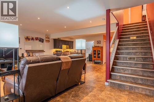 7150 Devito Drive, Trail, BC - Indoor Photo Showing Other Room