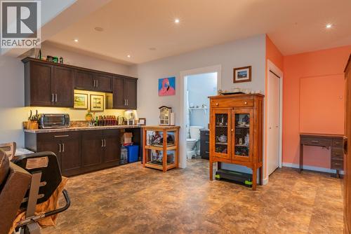 7150 Devito Drive, Trail, BC - Indoor Photo Showing Kitchen