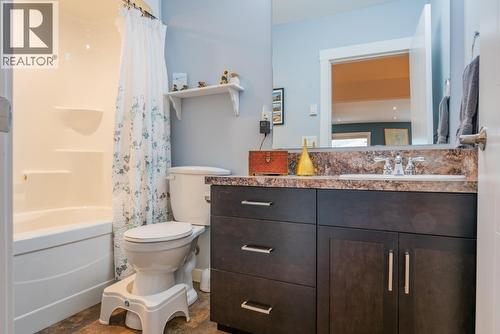 7150 Devito Drive, Trail, BC - Indoor Photo Showing Bathroom