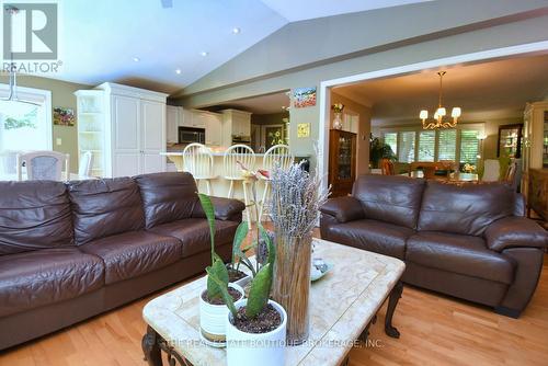 Fabulous Family room - 4131 Lorraine Crescent, Burlington, ON - Indoor Photo Showing Living Room