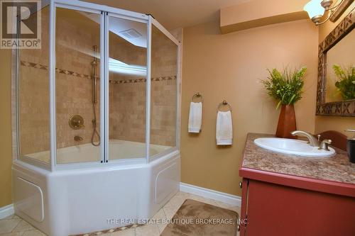 4 pc Bath with soaker Bath with jets - with shower - 4131 Lorraine Crescent, Burlington, ON - Indoor Photo Showing Bathroom