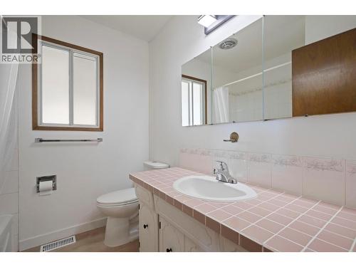 Main Bathroom - 1163 Menu Road, West Kelowna, BC - Indoor Photo Showing Bathroom