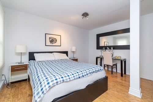 Bedroom - 1580 Rue De Champlain, Montréal (Ville-Marie), QC - Indoor Photo Showing Bedroom