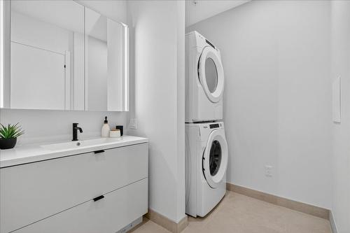 Salle de lavage - 908-1245 Rue Sherbrooke O., Montréal (Ville-Marie), QC - Indoor Photo Showing Laundry Room