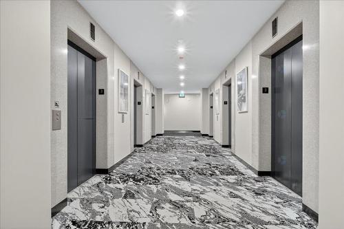 Hall d'entrée/Vestibule - 908-1245 Rue Sherbrooke O., Montréal (Ville-Marie), QC - Indoor Photo Showing Other Room