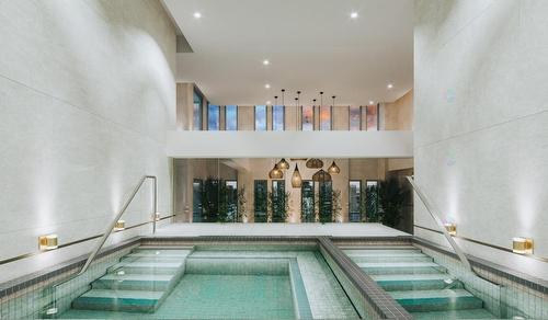 Piscine - 908-1245 Rue Sherbrooke O., Montréal (Ville-Marie), QC - Indoor Photo Showing Other Room With In Ground Pool