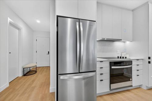 Cuisine - 908-1245 Rue Sherbrooke O., Montréal (Ville-Marie), QC - Indoor Photo Showing Kitchen With Upgraded Kitchen