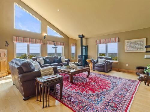 199 Aarons Way, Fergusons Cove, NS 