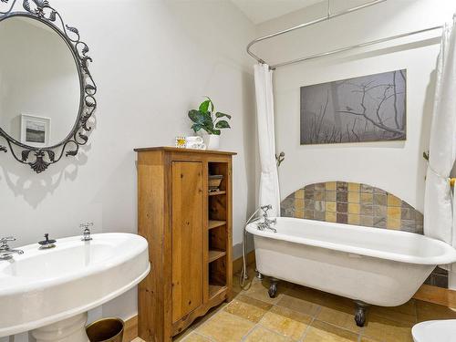 199 Aarons Way, Fergusons Cove, NS 