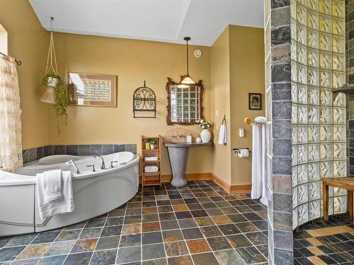 199 Aarons Way, Fergusons Cove, NS 