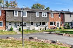 22 - 550 STRABY AVENUE  Ottawa, ON K1K 1H1